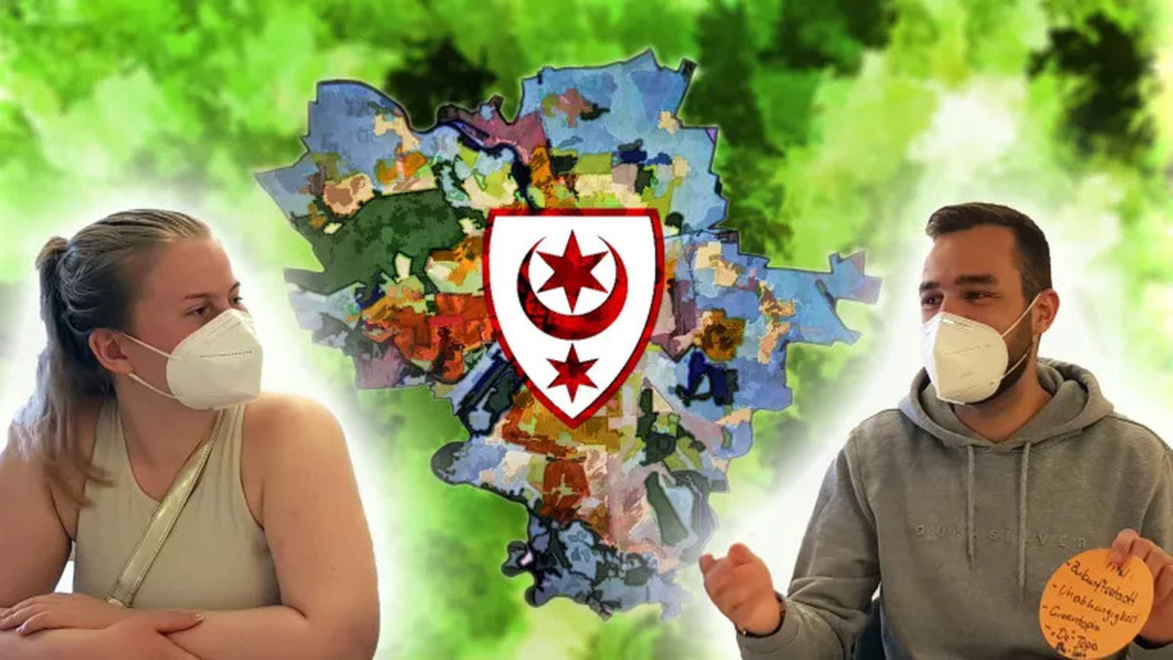 Klimatopia Zwei Personen vor der Stadtkarte von Halle