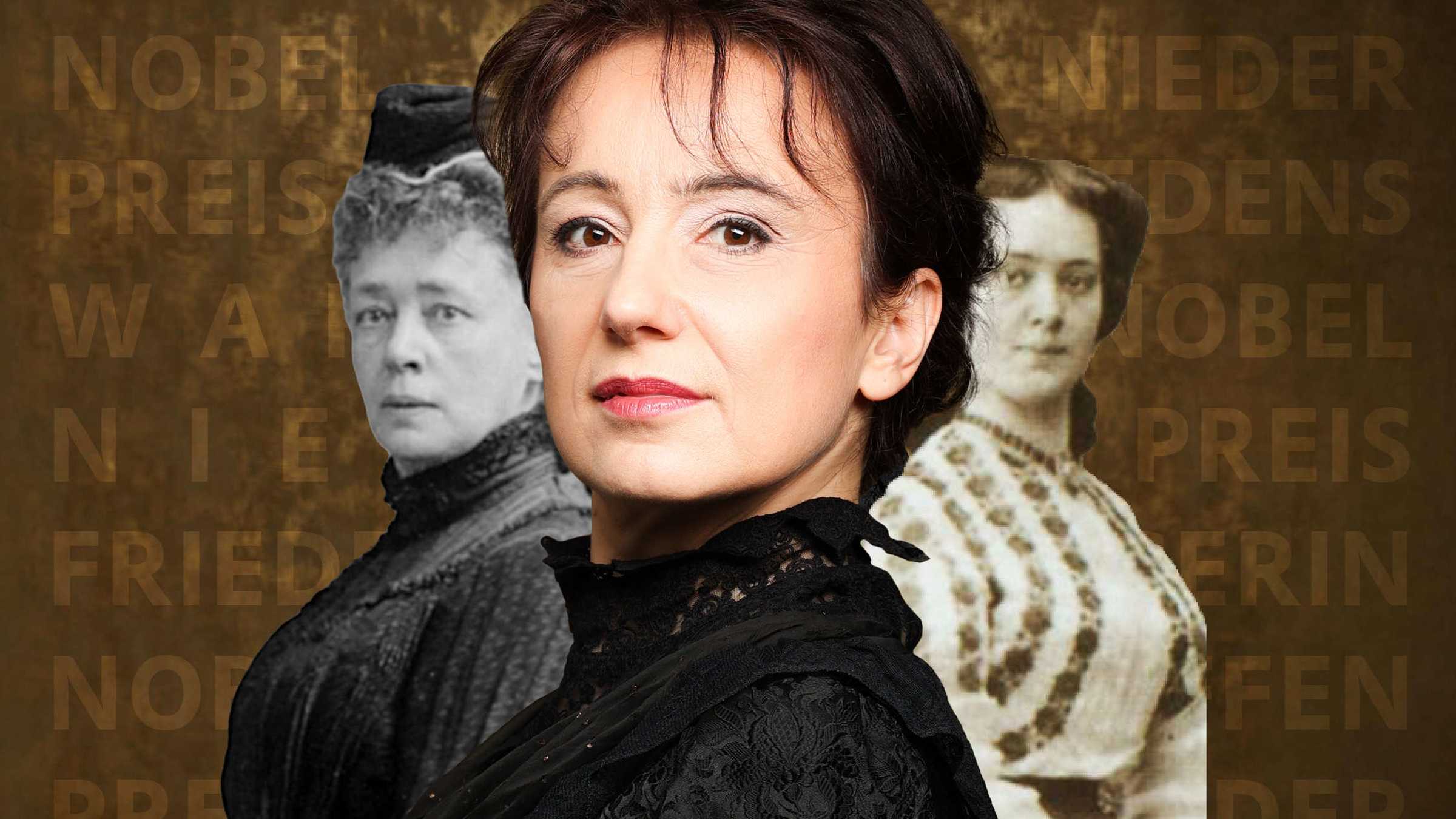 Ummenberger als Bertha von Suttner, im Hintergrund 2 Fotos der historischen Person
