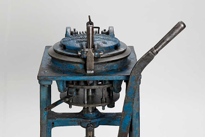 Teigteilmaschine Teigteilmaschine aus Gußeisen, Standgerät