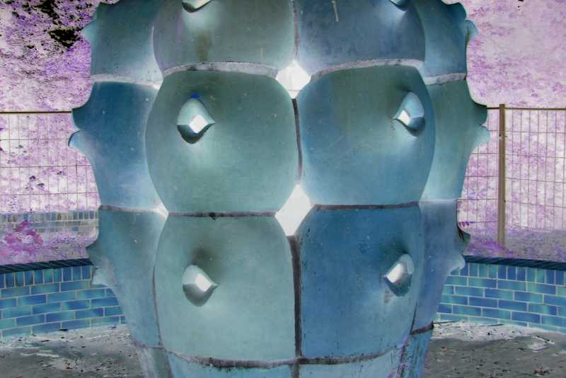 Der Kaktusbrunnen mit umgedrehten Farben