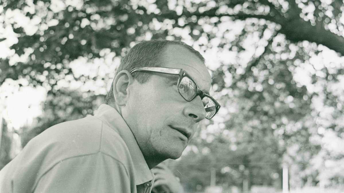 Willi Sitte Schwarz-weiß Portrait von Willi Sitte, Außenaufnahme