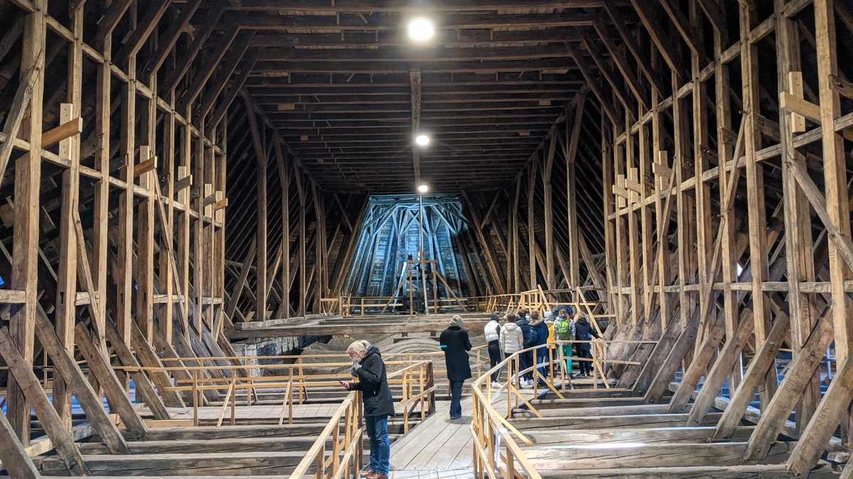 Der begehbare Dachstuhl der Moritzkirche. Der begehbare Dachstuhl der Moritzkirche.