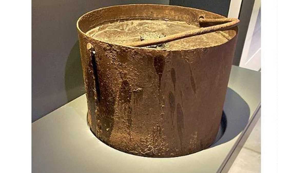 Nebeleimer auf Tisch