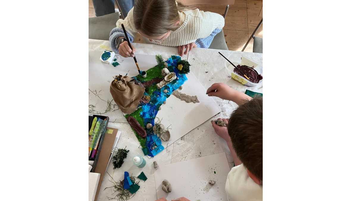 Kinder Freude am basteln Kinder bemalen und bebasteln Papier