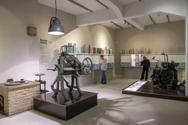 Ausstellungsbereich mit Druckmaschinen