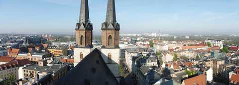 Hausmannstürme Blick über die Stadt Halle und über die Hausmannstürme