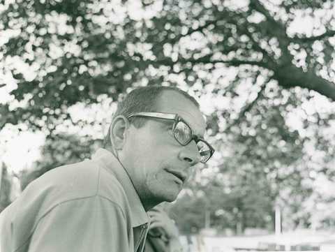 Willi Sitte Schwarz-weiß Portrait von Willi Sitte, Außenaufnahme