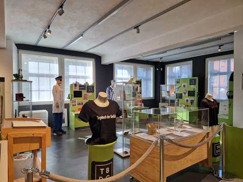 Einblick in einen Teil der Ausstellung Einblick in einen Teil der Ausstellung.